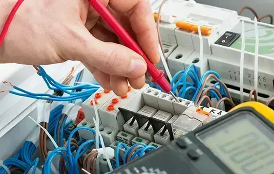 Professional electrician in Ponders End